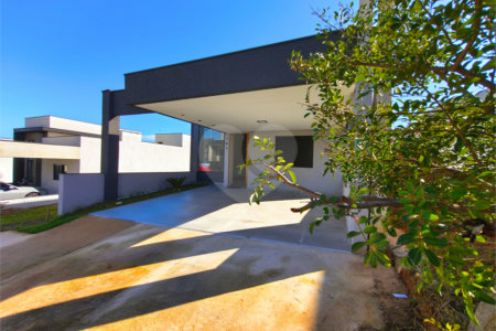 Casa à venda com 3 quartos, sendo 1 suíte, no condomínio Horto Florestal Villagio, Sorocaba - SP
