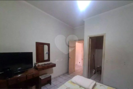 Casa à venda com 4 quartos, sendo 1 suíte,  em Jardim Trussardi, São Paulo, SP