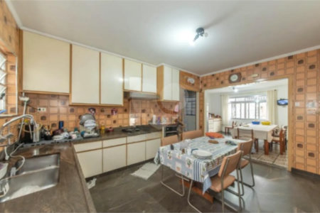 Casa à venda com 5 quartos, sendo 3 suítes, em Vila Santo Estéfano, São Paulo, SP