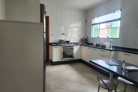 Sobrado à venda com 3 quartos, sendo 1 suíte, em Vila Paulicéia, São Paulo, SP