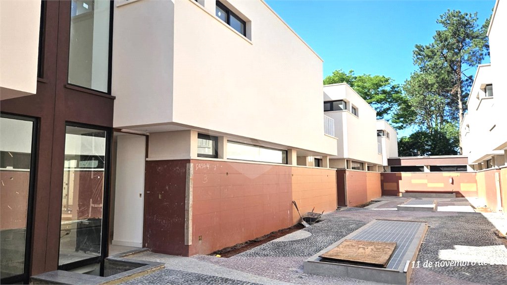 Casa à venda com 4 suítes no condomínio Garda, São Paulo - SP