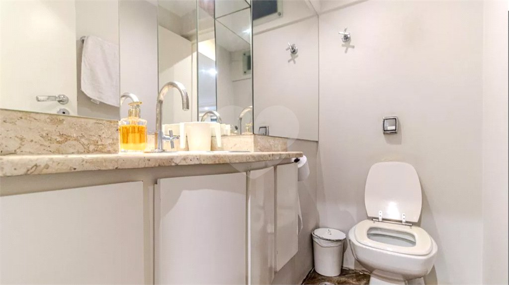 Apartamento à venda com 3 quartos, sendo 1 suíte,  em Higienópolis, São Paulo, SP
