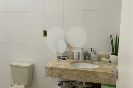 Sobrado à venda com 3 quartos, sendo 1 suíte, em Residencial Novo Horizonte I, Mogi das Cruzes, SP