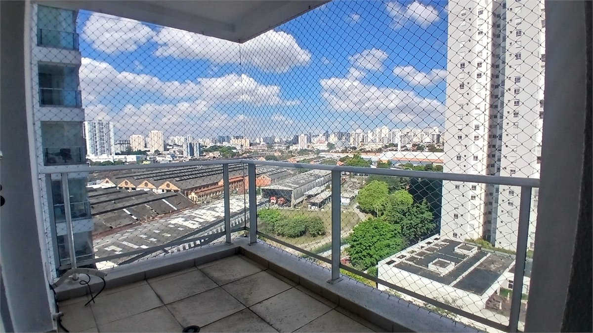 Apartamento para alugar com 2 quartos, sendo 1 suíte, em Vila Anastácio, São Paulo, SP