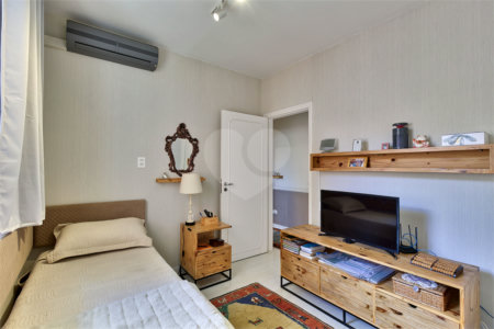 Casa à venda com 4 quartos, sendo 2 suítes, em Granja Julieta, São Paulo, SP