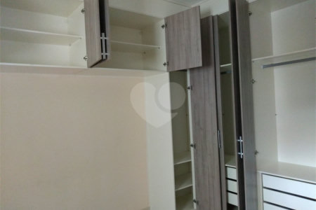 Sobrado à venda com 3 quartos, sendo 1 suíte,  em Residencial Rancho Grande, Itaquaquecetuba, SP