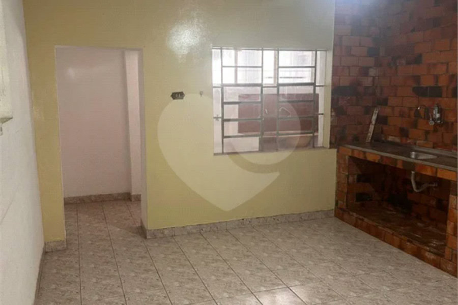 Sobrado à venda com 2 quartos em Vila Zat, São Paulo, SP