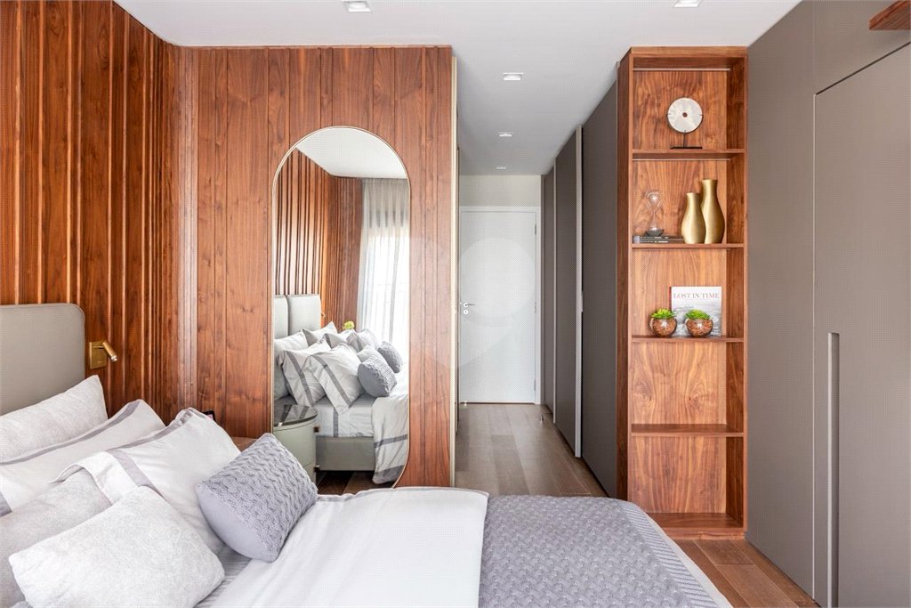 Apartamento à venda com 4 quartos, sendo 2 suítes,  em Vila Mariana, São Paulo, SP
