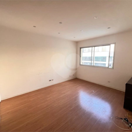 Apartamento à venda com 2 quartos em Moema, São Paulo, SP