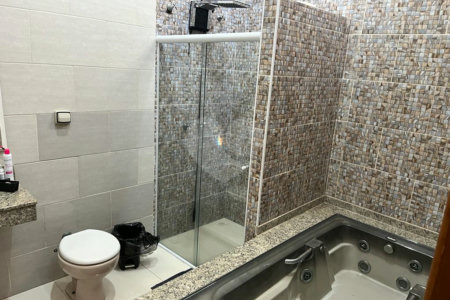 Sobrado à venda com 3 quartos, sendo 1 suíte, em Jardim Brogotá, Atibaia, SP