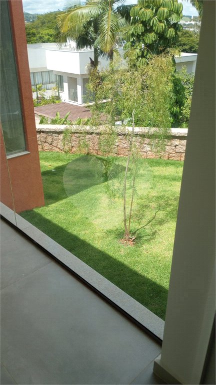 Casa à venda com 4 suítes no condomínio Estância Marambaia, Vinhedo - SP