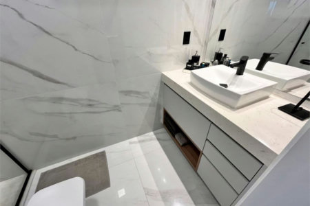 Apartamento com 1 quarto com hidromassagem e vista para o mar à venda em Aparecida - SP