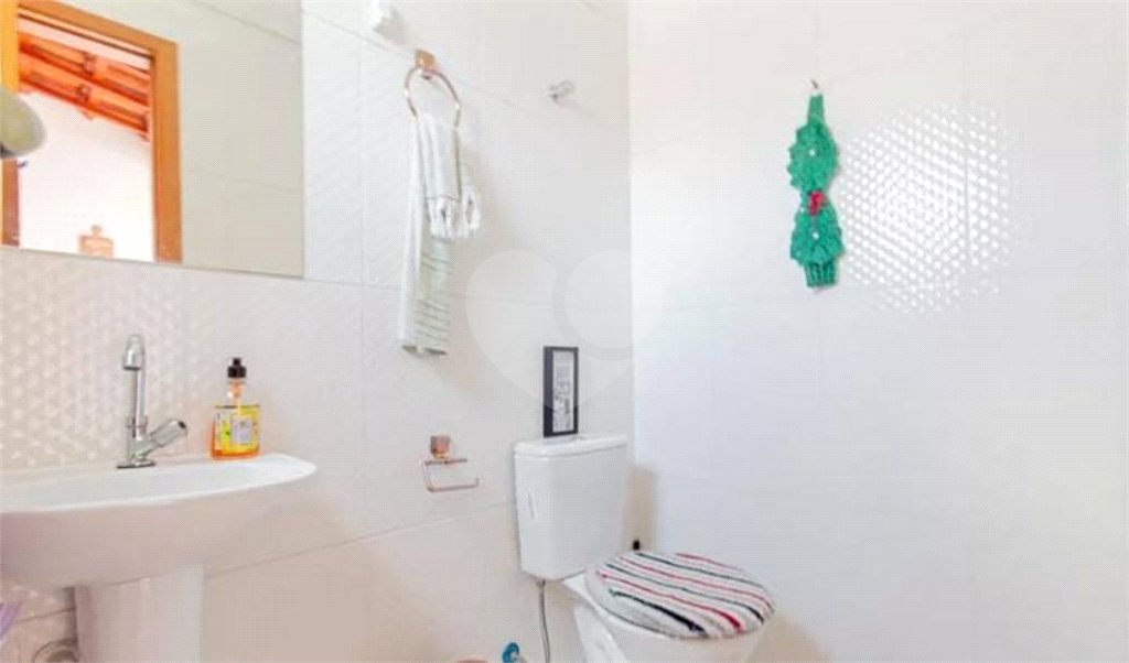 Casa à venda com 2 suítes no condomínio Residencial Flor de Lis, São Paulo - SP