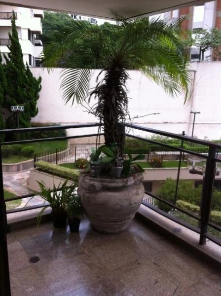 Apartamento à venda com 4 suítes em Real Parque, São Paulo, SP