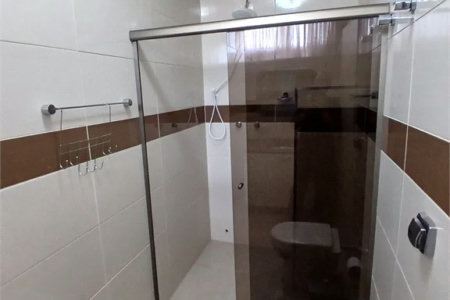 Sobrado à venda com 4 quartos, sendo 2 suítes,  em Jardim Leonor, São Paulo, SP