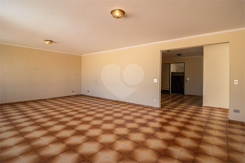 Casa à venda com 5 quartos, sendo 4 suítes, em Jardim Prudência, São Paulo, SP