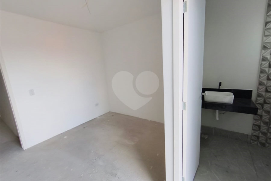 Sobrado à venda com 3 suítes em Parada Inglesa, São Paulo, SP