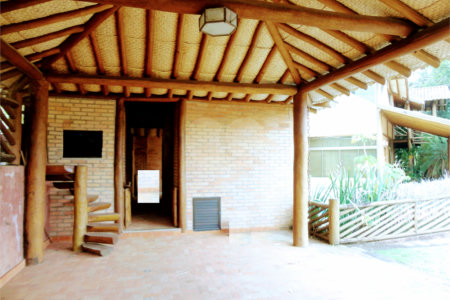 Casa à venda com 4 suítes no condomínio Estância Marambaia, Vinhedo - SP