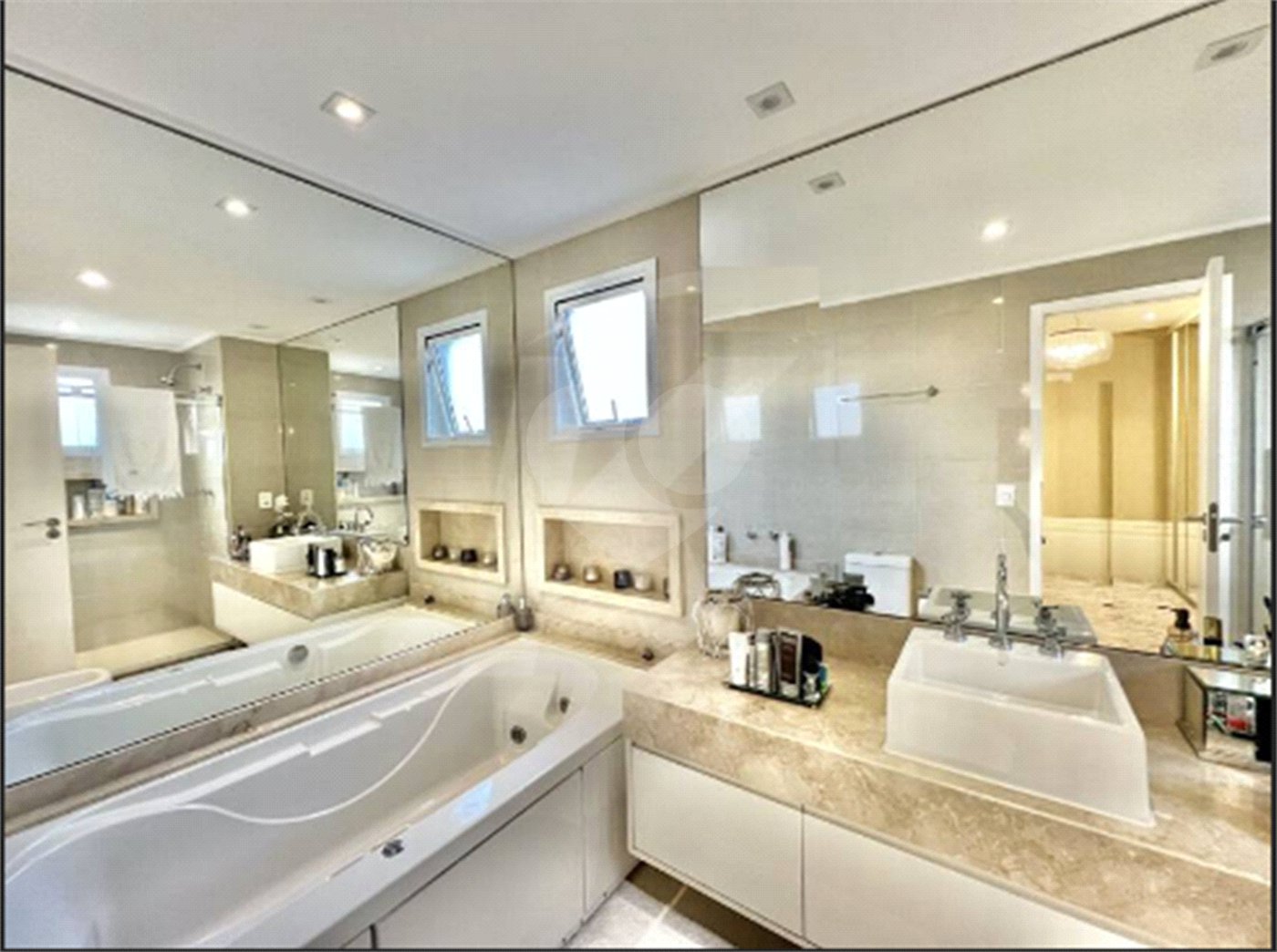 Apartamento à venda ou para alugar com 4 suítes em Santa Teresinha, São Paulo, SP