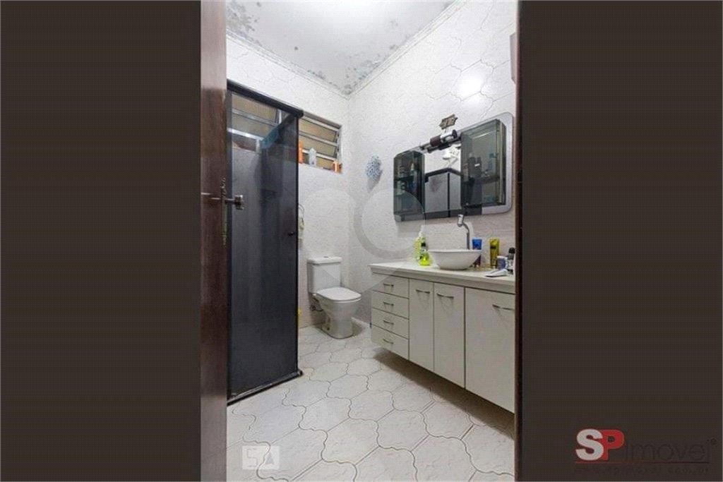 Sobrado à venda com 3 quartos, sendo 1 suíte, em Bosque da Saúde, São Paulo, SP