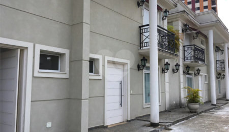 Casa à venda com 4 quartos, sendo 3 suítes,  em Vila Monumento, São Paulo, SP