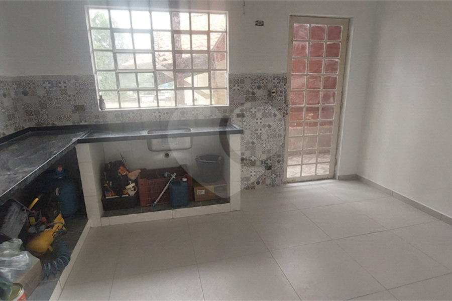 Sobrado à venda com 4 quartos, sendo 2 suítes, em Lavapés, Mairiporã, SP