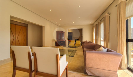 Apartamento à venda ou para alugar com 4 quartos, sendo 3 suítes, em Moema, São Paulo, SP