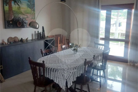 Casa à venda com 4 suítes no condomínio Parque dos Resedas, Itupeva - SP