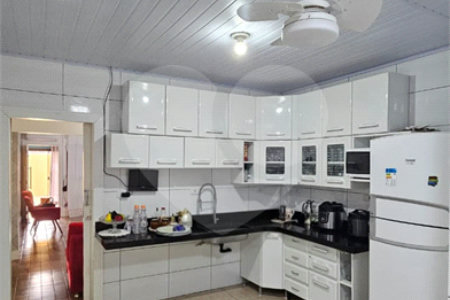 Casa à venda com 3 quartos, sendo 1 suíte, em Vila Ferroviária III, Ponta Porã, MS