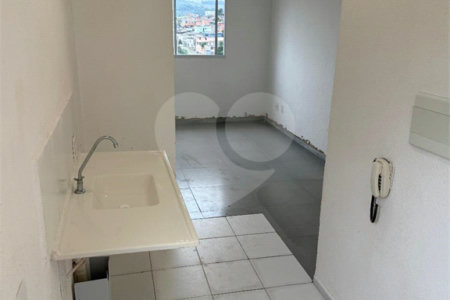 Casa em condomínio à venda com 2 quartos em Jardim Petrópolis, Cotia, SP
