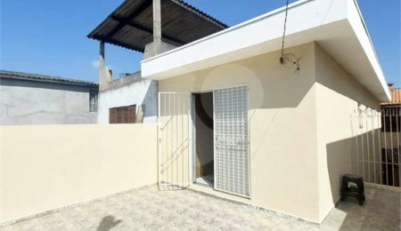 Sobrado à venda com 2 quartos, sendo 1 suíte,  em Tremembé, São Paulo, SP