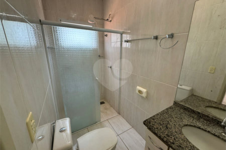 Casa á venda, com 3 dormitórios, no bairro Planalto paraíso em São Carlos.
