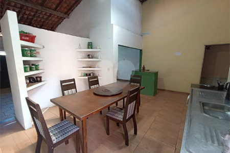 Casa à venda com 4 quartos, sendo 1 suíte, em Vila Belo Horizonte, Itapetininga, SP