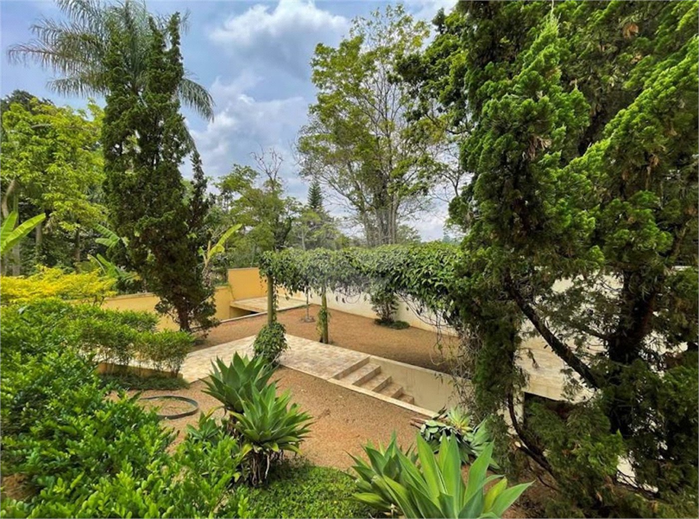 Casa à venda com 4 suítes no condomínio Miollo da Granja, Cotia - SP