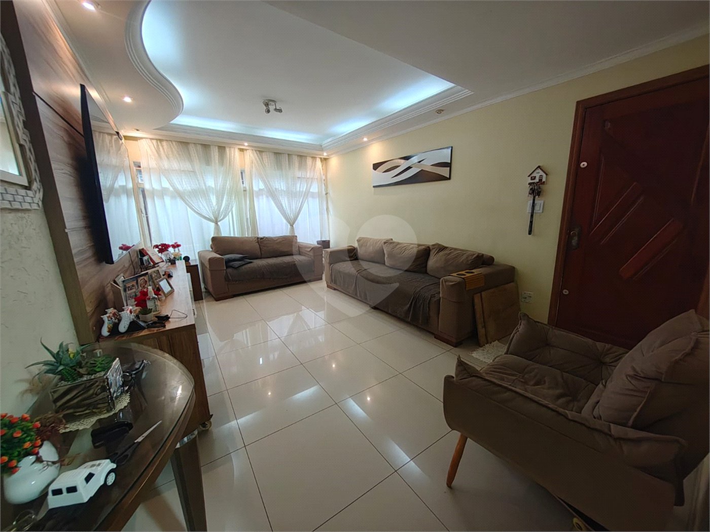 Sobrado à venda com 3 quartos, sendo 1 suíte,  em Tremembé, São Paulo, SP