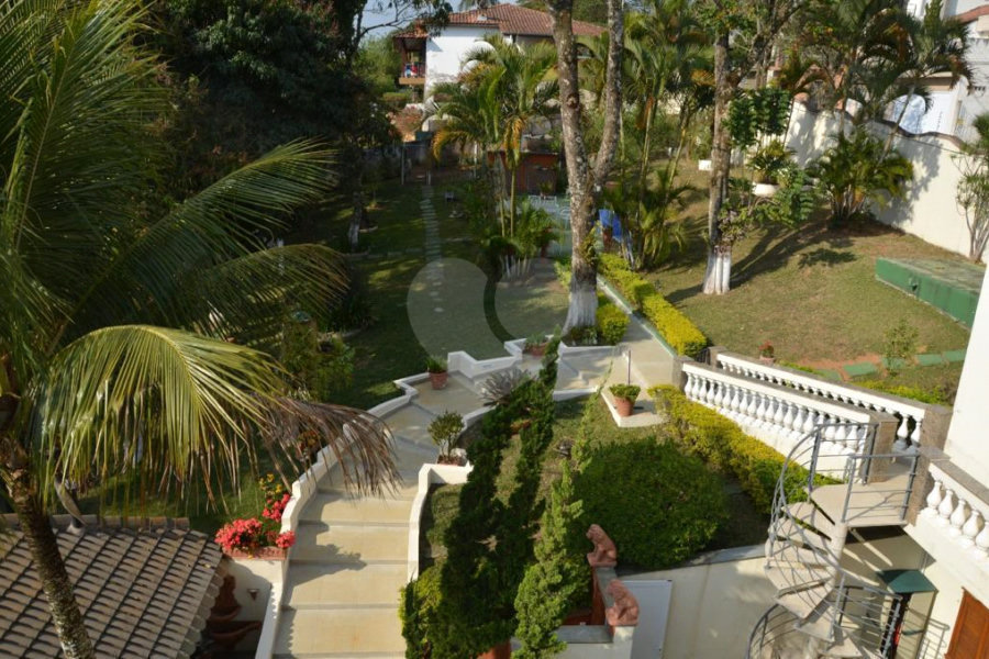 Casa à venda com 8 quartos, sendo 5 suítes, em Serra da Cantareira, Mairiporã, SP