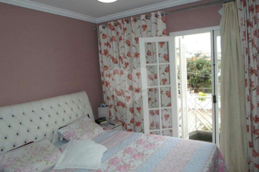 Sobrado à venda com 3 quartos, sendo 1 suíte, em Vila Mazzei, São Paulo, SP