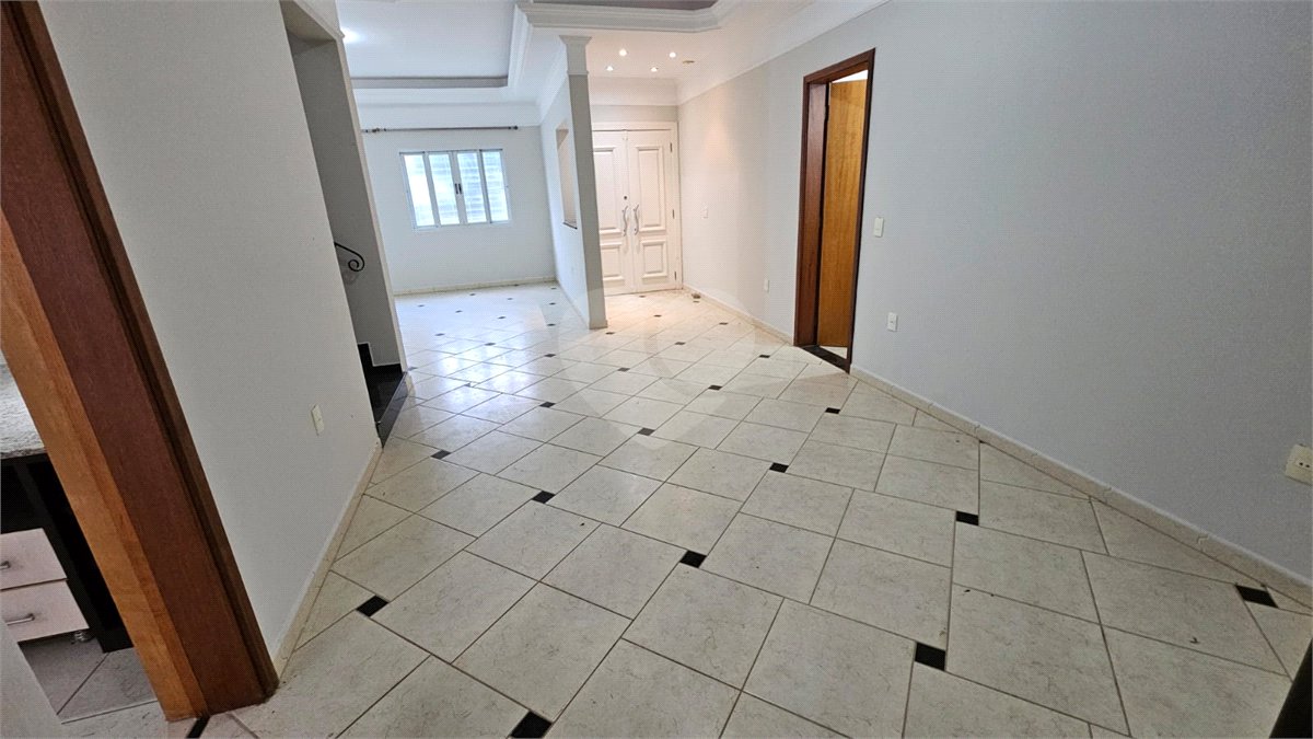 Casa para alugar com 4 quartos, sendo 2 suítes, no condomínio Portal de Itaici, Indaiatuba - SP