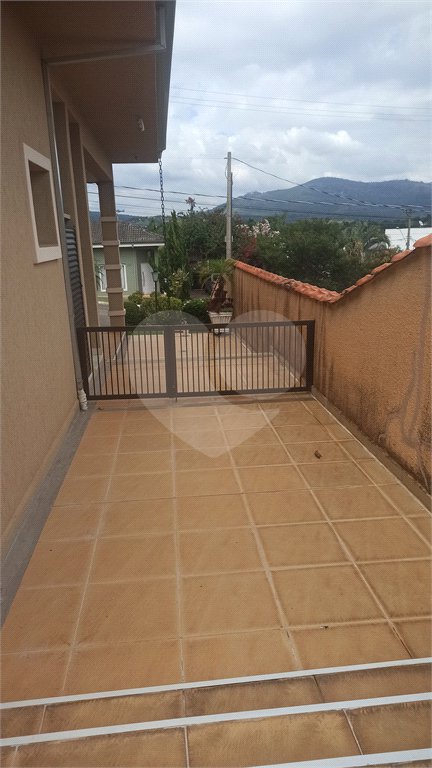Casa à venda com 3 quartos, sendo 1 suíte, no condomínio Serra da Estrela, Atibaia - SP