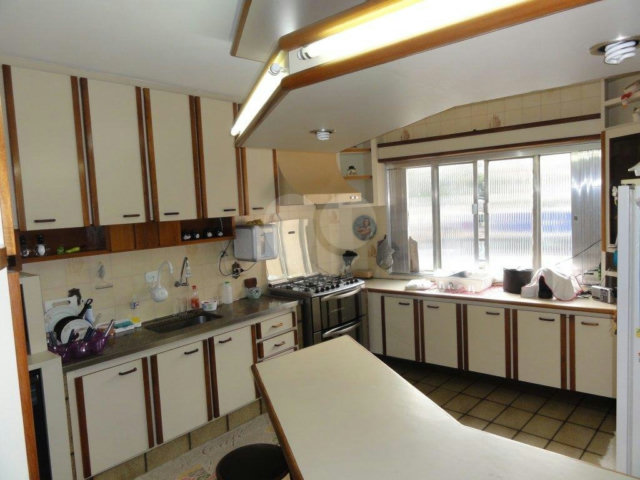 Sobrado à venda com 3 quartos, sendo 1 suíte,  em Santa Teresinha, São Paulo, SP