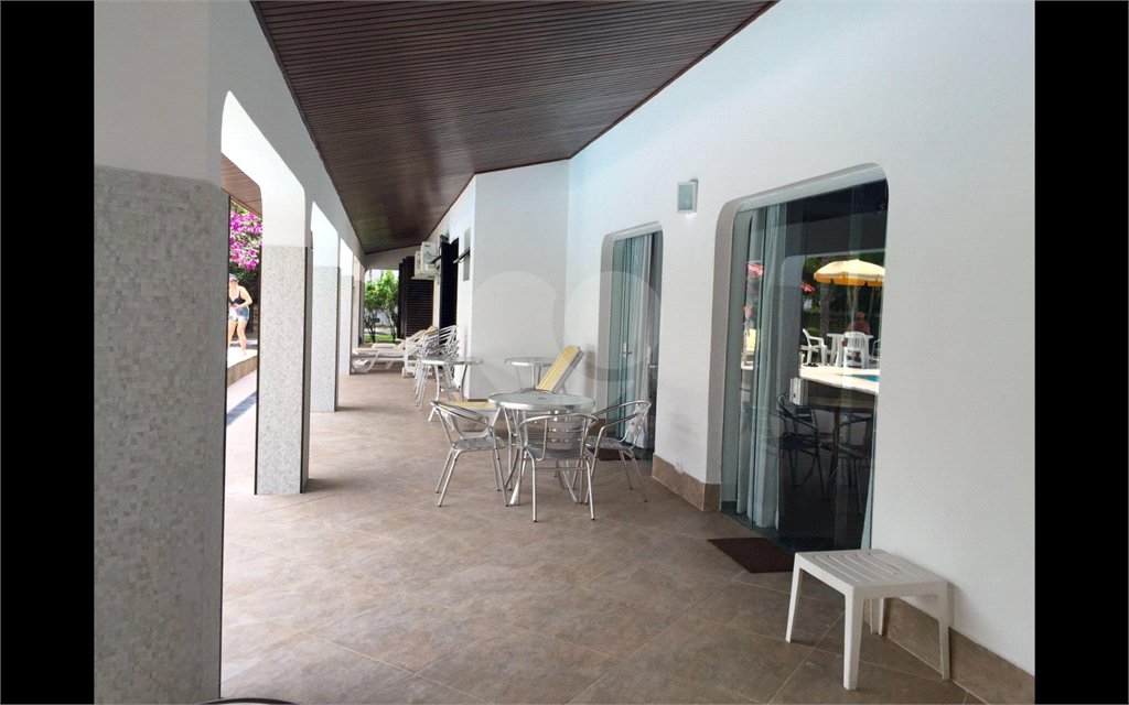 Casa à venda com 8 quartos, sendo 6 suítes,  no condomínio Acapulco, Guarujá - SP