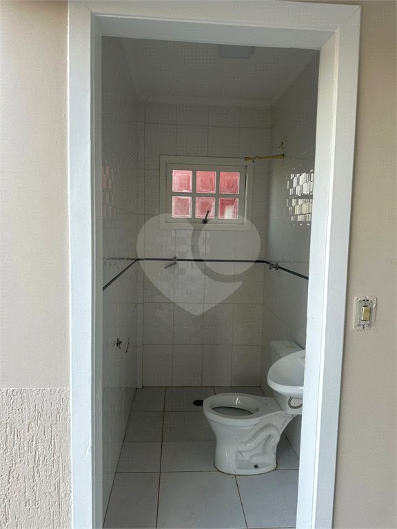 Casa à venda com 4 quartos, sendo 1 suíte,  no condomínio Jardim das Acácias, Cotia - SP