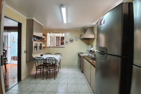 Sobrado à venda com 3 quartos, sendo 1 suíte,  em Jardim Rizzo, São Paulo, SP