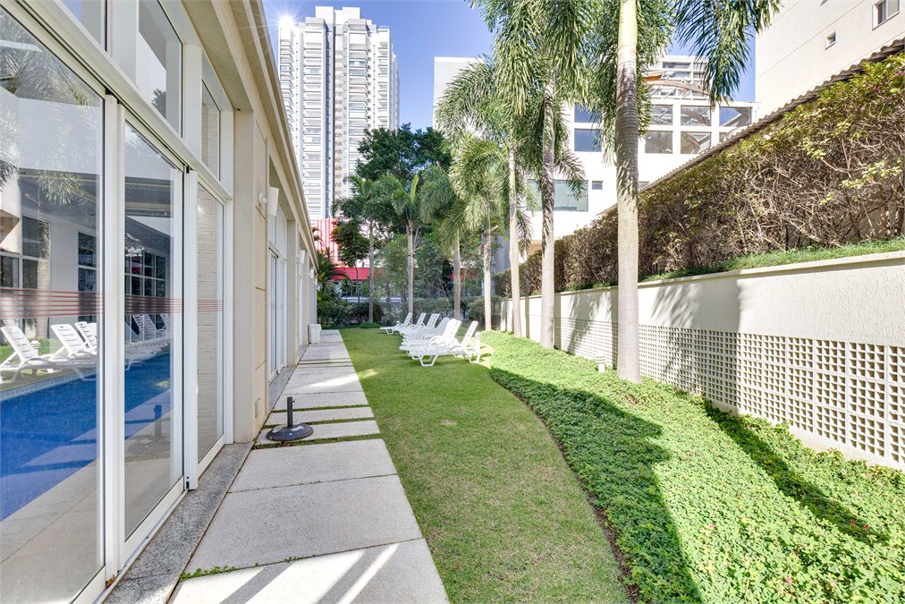 Apartamento à venda com 3 quartos, sendo 1 suíte, em Santo Amaro, São Paulo, SP