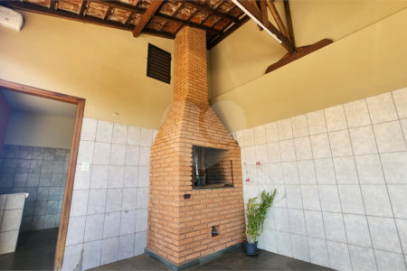 Casa à venda com 3 quartos, sendo 2 suítes, em Jardim Europa (vila Xavier), Araraquara, SP