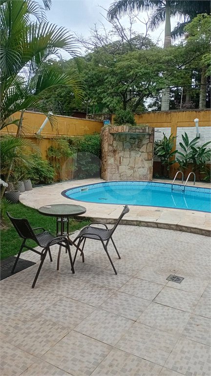 Casa à venda com 4 quartos, sendo 2 suítes, no condomínio Canamari, São Paulo - SP