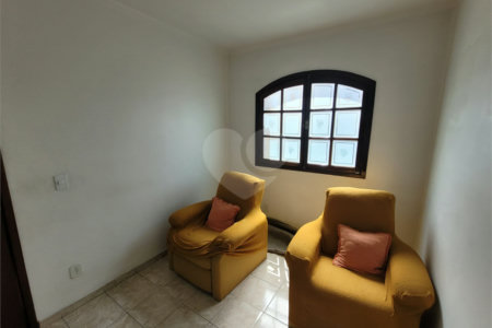 Sobrado à venda com 3 quartos, sendo 1 suíte, em Vila dos Remédios, São Paulo, SP