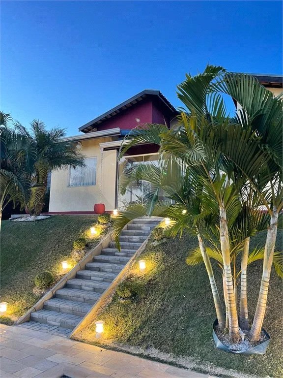 Casa à venda com 4 quartos, sendo 2 suítes, no condomínio Jardim do Ribeirão 2, Itupeva - SP