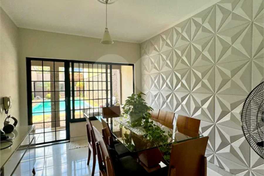 Belíssimo sobrado estilo edícula com 5 dormitórios, à venda na Nova Piracicaba em Piracicaba/ SP.