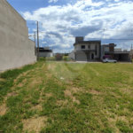 Lote à Venda em São Carlos, no Condomínio Villeneuve I